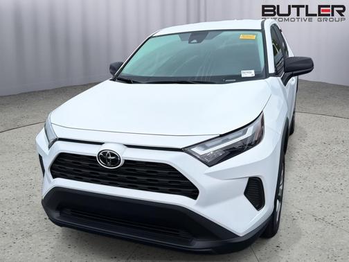 Ice Cap 2024 Toyota RAV4 LE