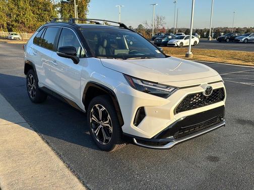 2025 Toyota RAV4 Hybrid SE