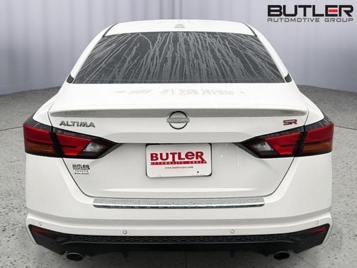 Pearl White Tricoat 2023 Nissan Altima SR FWD