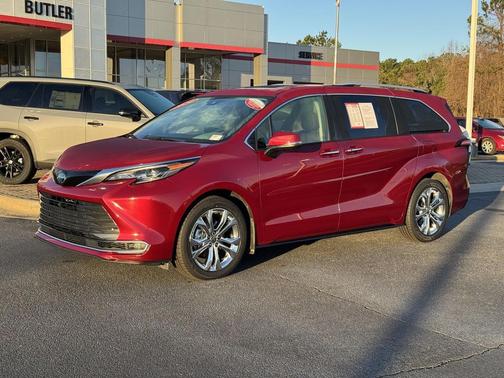 2024 Toyota Sienna Platinum