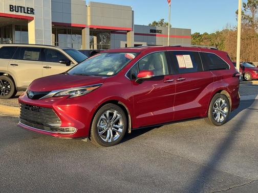 2024 Toyota Sienna Platinum