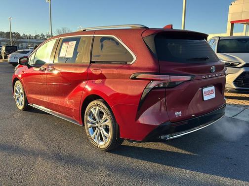 2024 Toyota Sienna Platinum