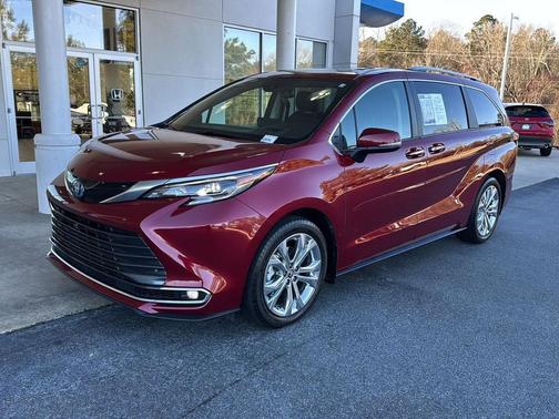 2024 Toyota Sienna Platinum