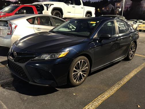 2019 Toyota Camry SE