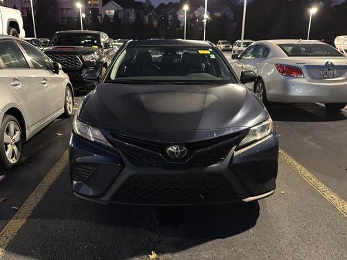 2019 Toyota Camry SE