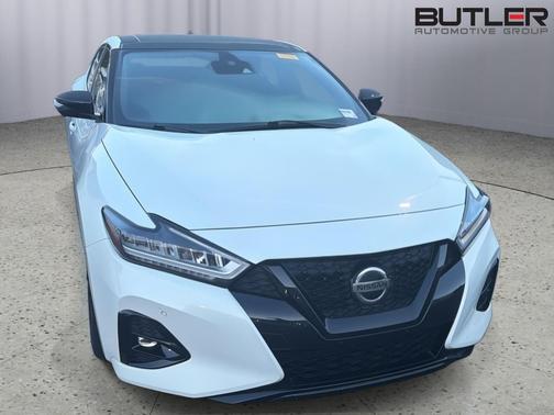 Pearl White Tricoat 2021 Nissan Maxima SR
