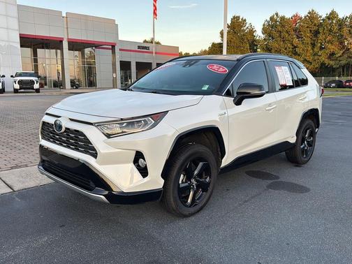 2020 Toyota RAV4 Hybrid SE