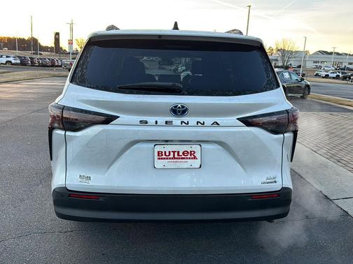 2023 Toyota Sienna XLE