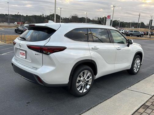 2026 Toyota Highlander Hybrid Limited