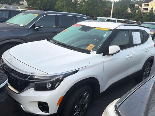 Snow White Pearl 2024 Kia Seltos S