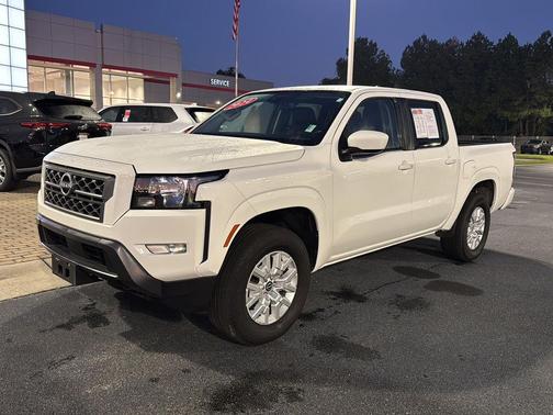 2024 Nissan Frontier SV
