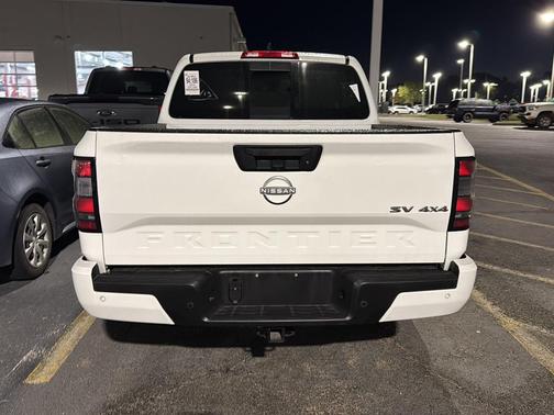 2024 Nissan Frontier SV
