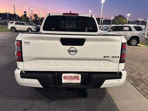 2024 Nissan Frontier SV