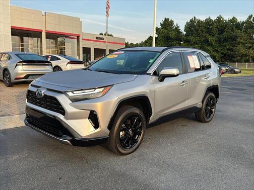 2024 Toyota RAV4 Hybrid SE