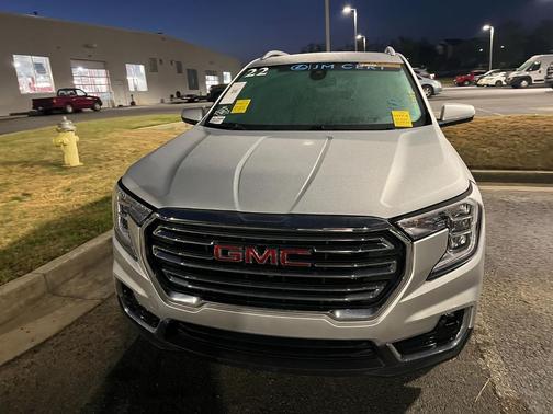 Quicksilver Metallic 2022 GMC Terrain SLT