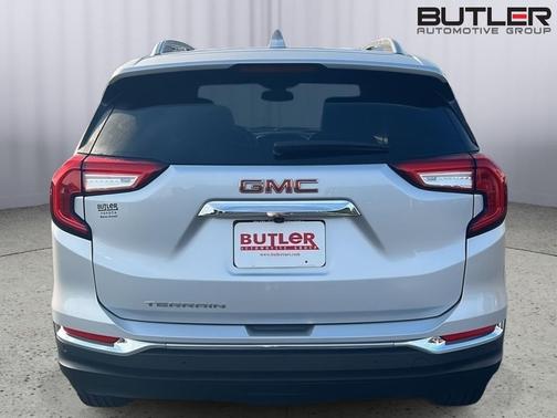 Quicksilver Metallic 2022 GMC Terrain SLT