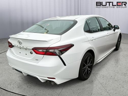 Ice Cap 2024 Toyota Camry SE