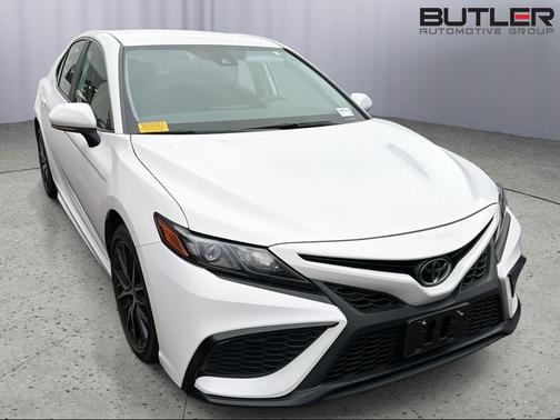 Ice Cap 2024 Toyota Camry SE