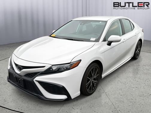 Ice Cap 2024 Toyota Camry SE