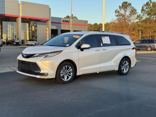 2025 Toyota Sienna Limited