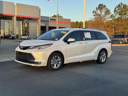 2025 Toyota Sienna Limited