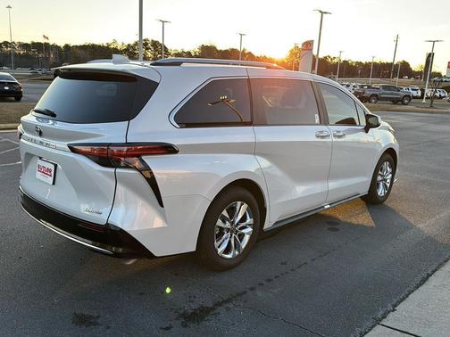 2025 Toyota Sienna Limited