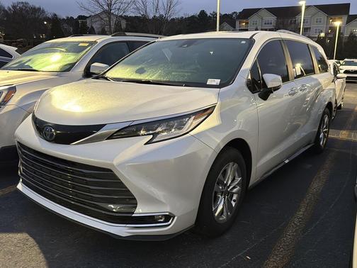 2025 Toyota Sienna Limited