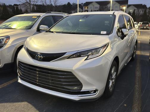 2025 Toyota Sienna Limited