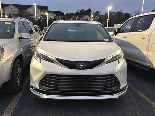 2025 Toyota Sienna Limited