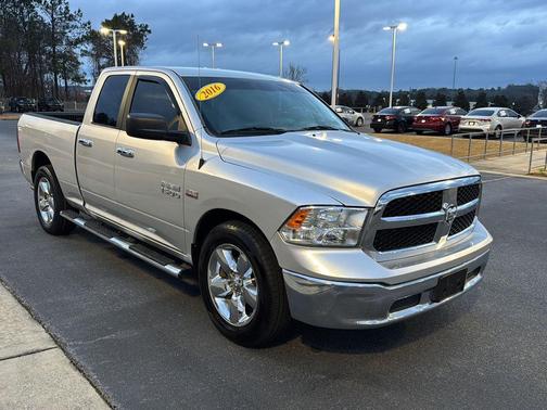 2016 RAM 1500 SLT