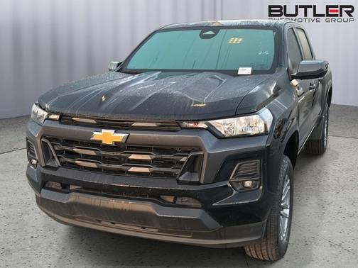 Black 2024 Chevrolet Colorado LT