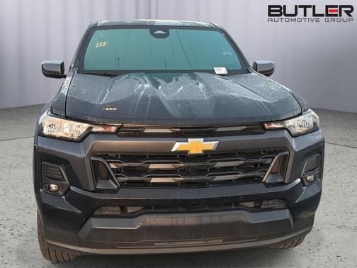 Black 2024 Chevrolet Colorado LT