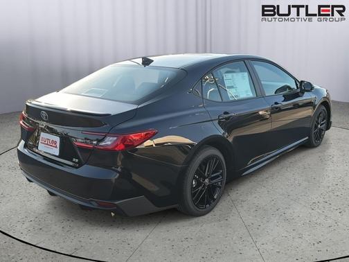 Midnight Black Metallic 2026 Toyota Camry SE