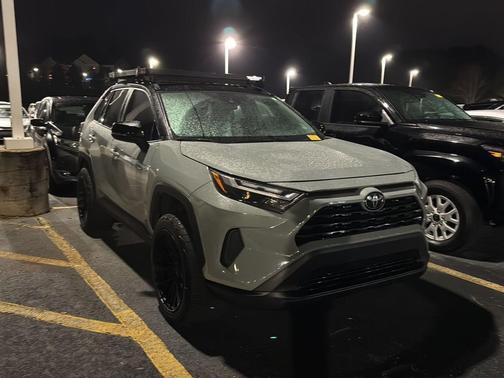 2022 Toyota RAV4 XLE