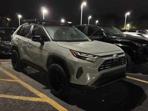 2022 Toyota RAV4 XLE