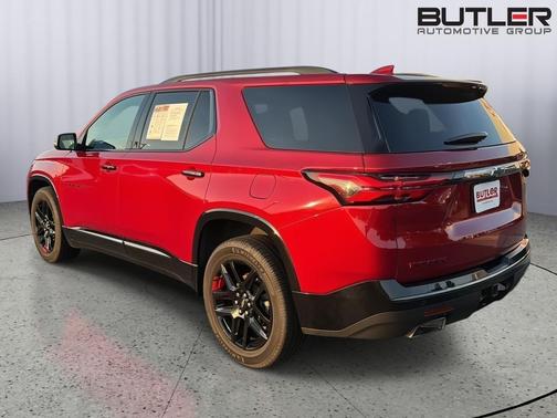 Cherry Red Tintcoat 2022 Chevrolet Traverse Premier