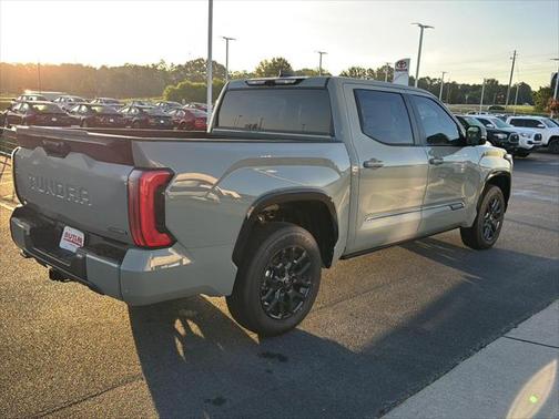 2025 Toyota Tundra Hybrid Platinum