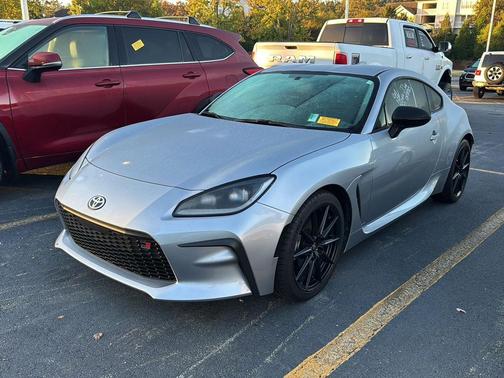 2024 Toyota GR86 Premium