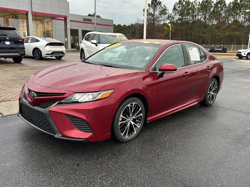 2018 Toyota Camry SE