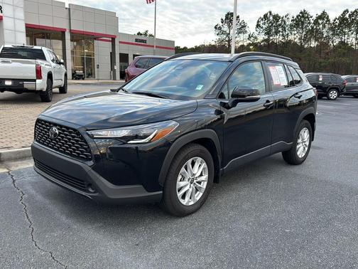 2025 Toyota Corolla Cross LE