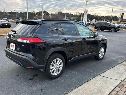 2025 Toyota Corolla Cross LE