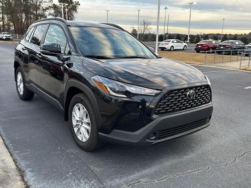 2025 Toyota Corolla Cross LE