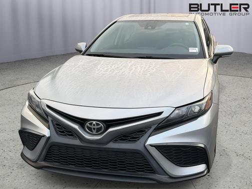 Celestial Silver Metallic 2021 Toyota Camry SE
