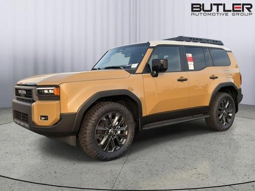 Trail Dust/Gray Scape Roof 2026 Toyota Land Cruiser Base