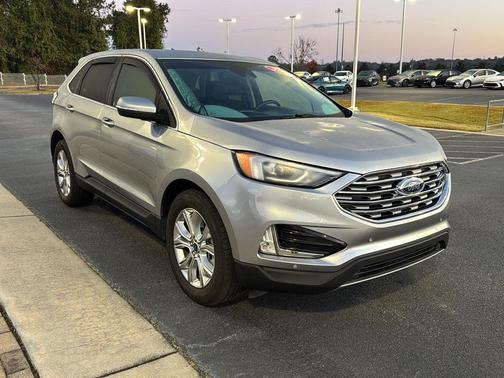 2022 Ford Edge Titanium