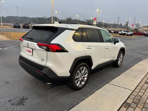 2024 Toyota RAV4 XLE Premium