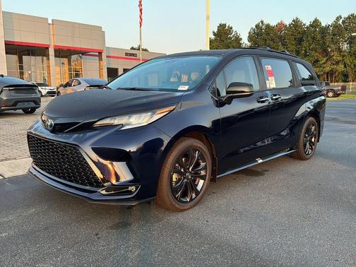 2025 Toyota Sienna XSE 7 Passenger