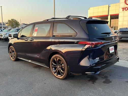 2025 Toyota Sienna XSE 7 Passenger