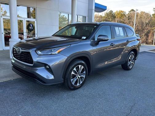 2024 Toyota Highlander XLE