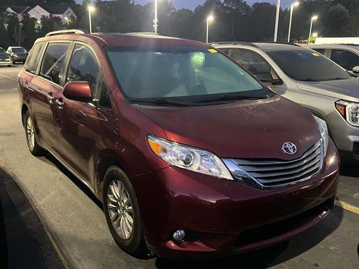 2017 Toyota Sienna XLE